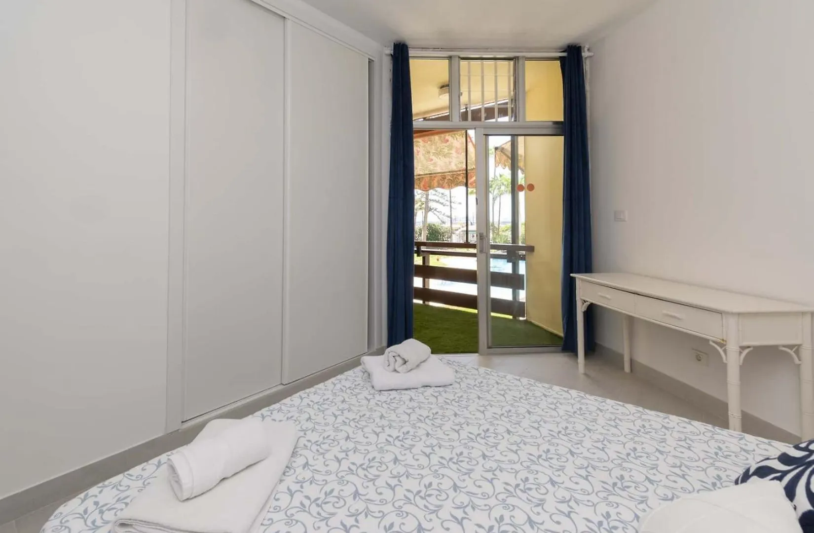 Sea Breeze Frontline Apartment Los Cristianos  0*, Los Cristianos (Tenerife)