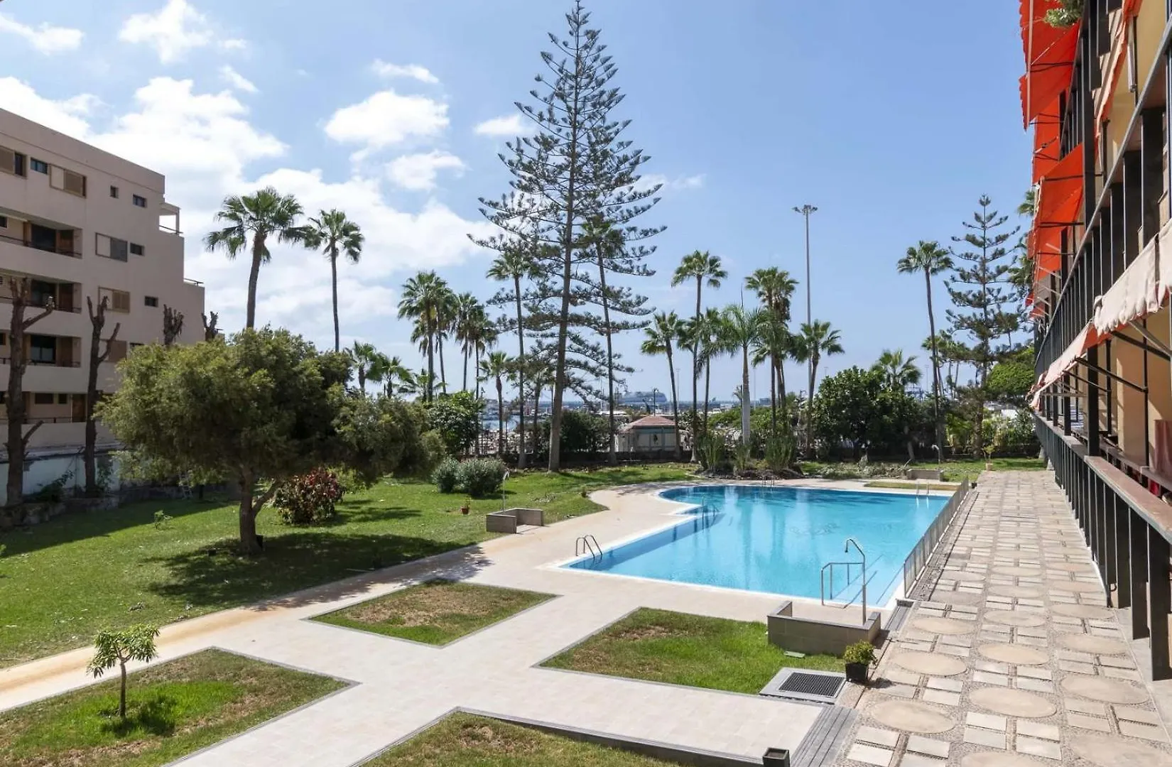 Sea Breeze Frontline Apartment Los Cristianos  0*, Los Cristianos (Tenerife)